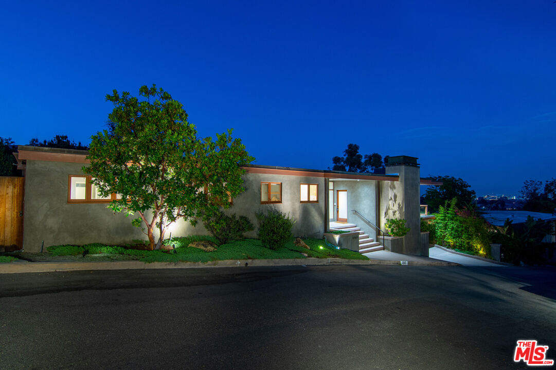 12517 Cloud Lane Los Angeles, CA 90049 - Photo 46 of 49