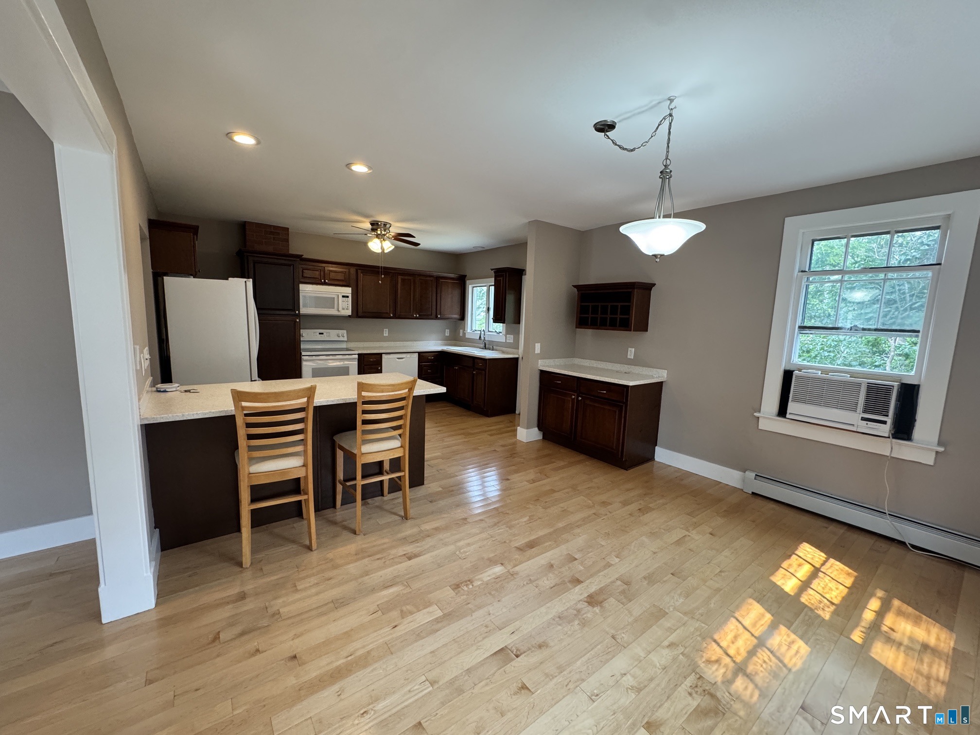 18 Spicer Avenue Groton, CT 06340 - Photo 7 of 32