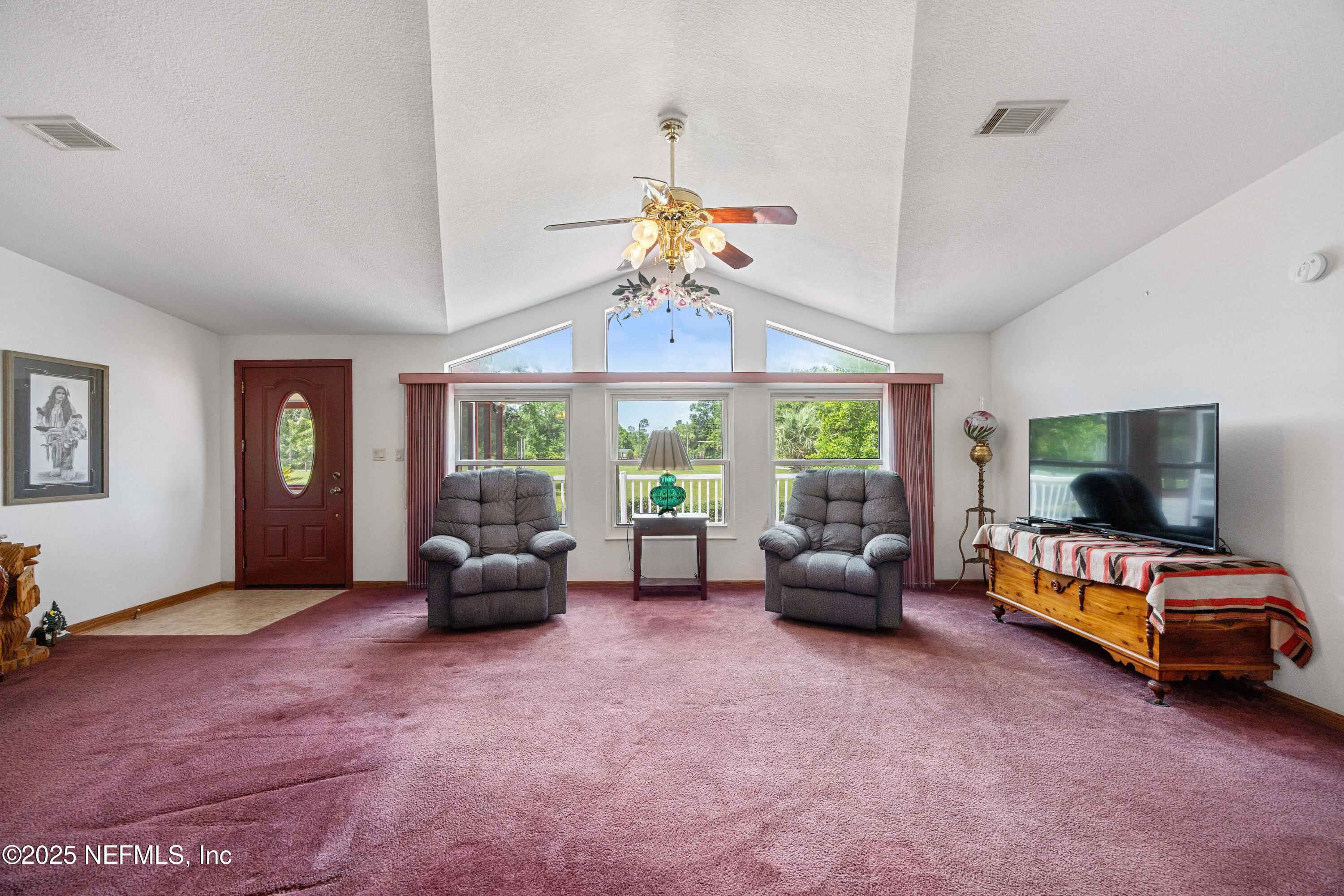 14888 Northeast 148th Path Raiford, FL 32083 - Photo 23 of 61 Living Room