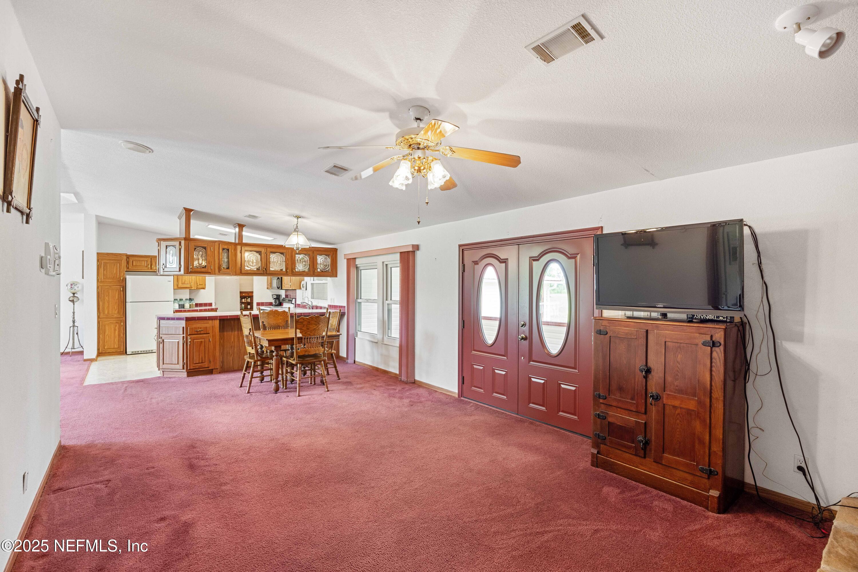 14888 Northeast 148th Path Raiford, FL 32083 - Photo 35 of 61 Family Room