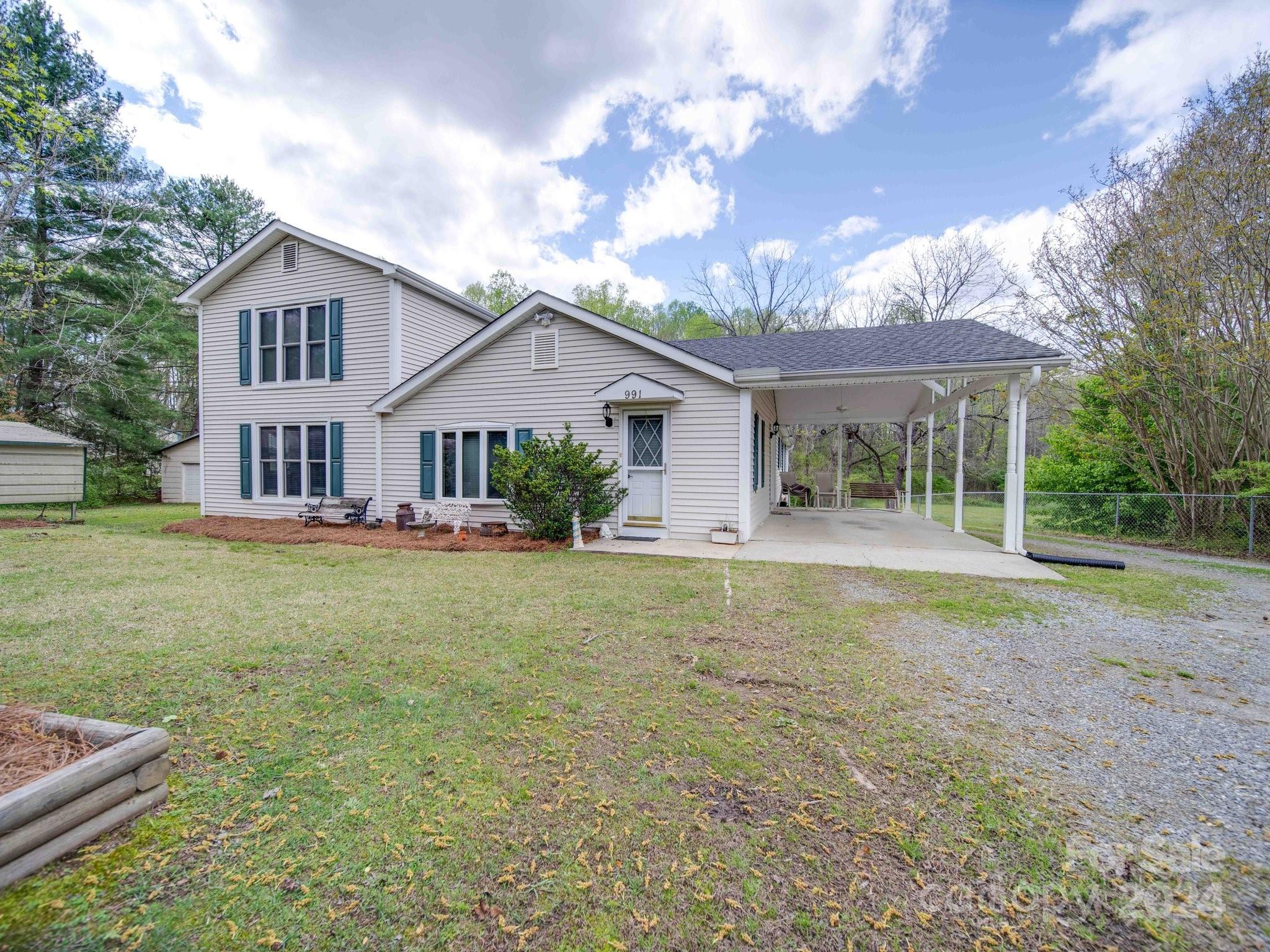 991 Riddle Mill Road Clover, SC 29710 - Photo 2 of 26 Gallery Image 2