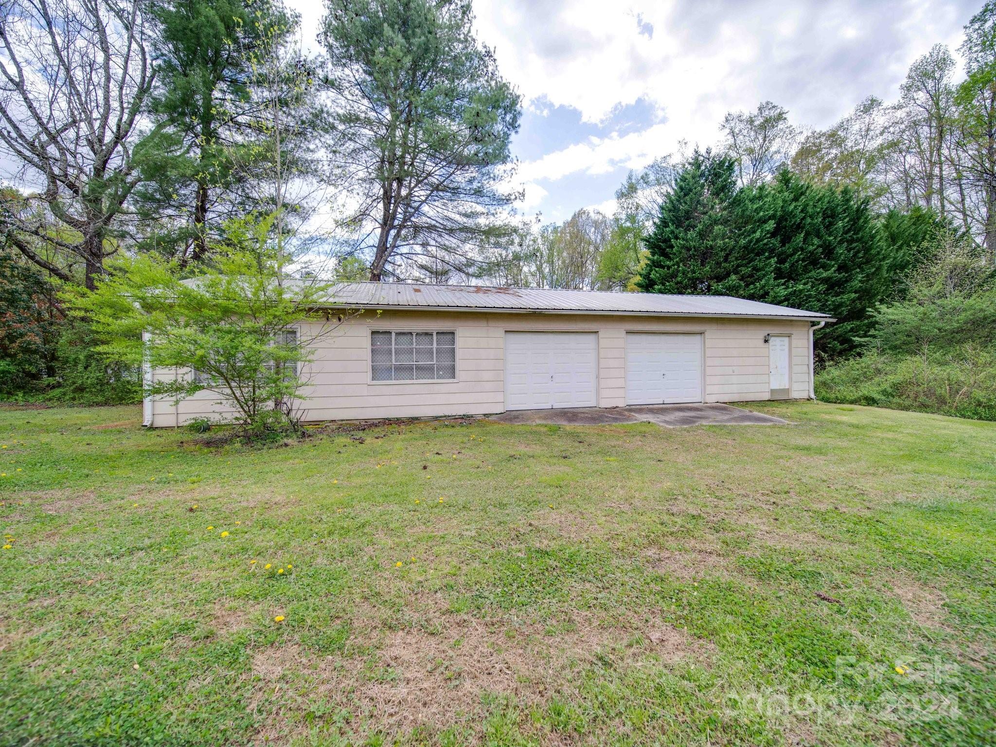 991 Riddle Mill Road Clover, SC 29710 - Photo 4 of 26 Gallery Image 4
