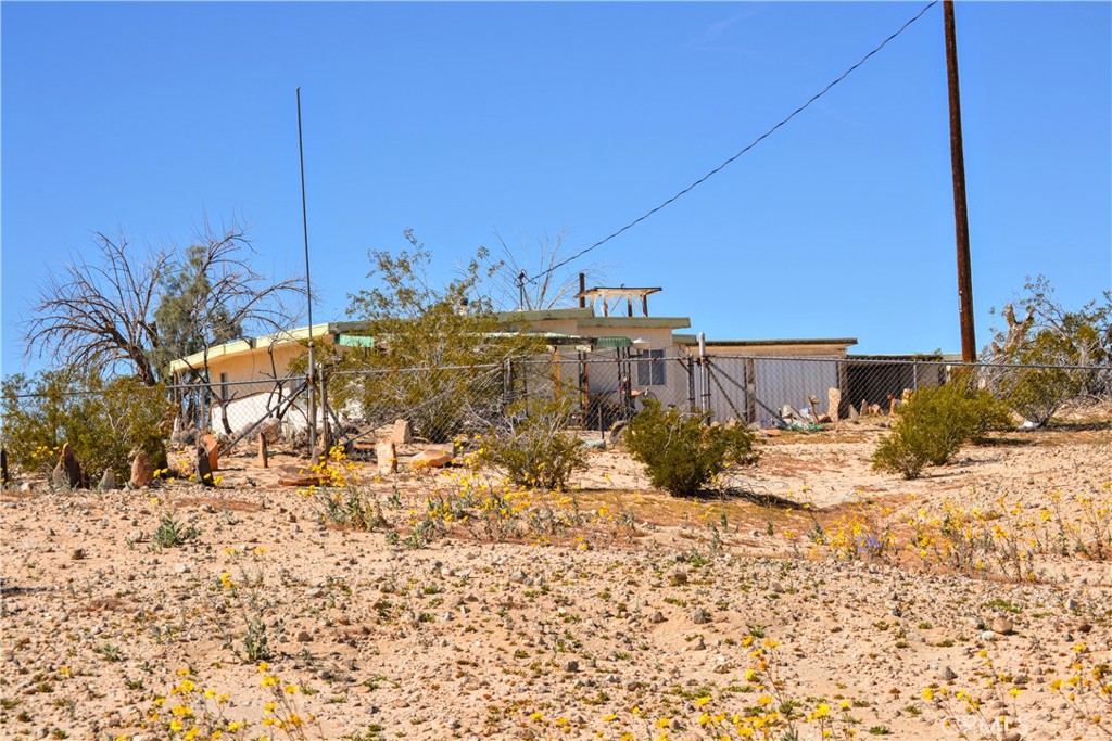 4040 Peter Rabbit Trail Twentynine Palms, CA 92277 - Photo 28 of 28 a view of a backyard of the house
