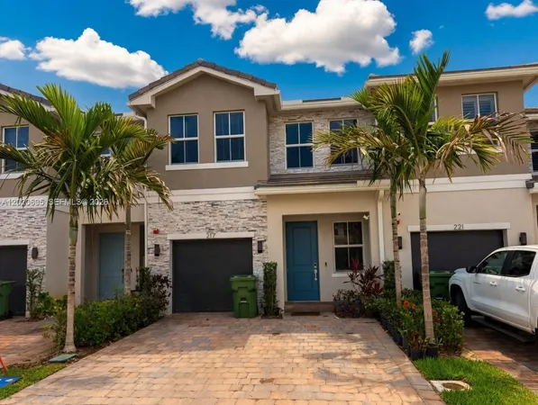 $4,499 | 217 Southwest 170th Avenue, Pembroke Pines, FL 33027