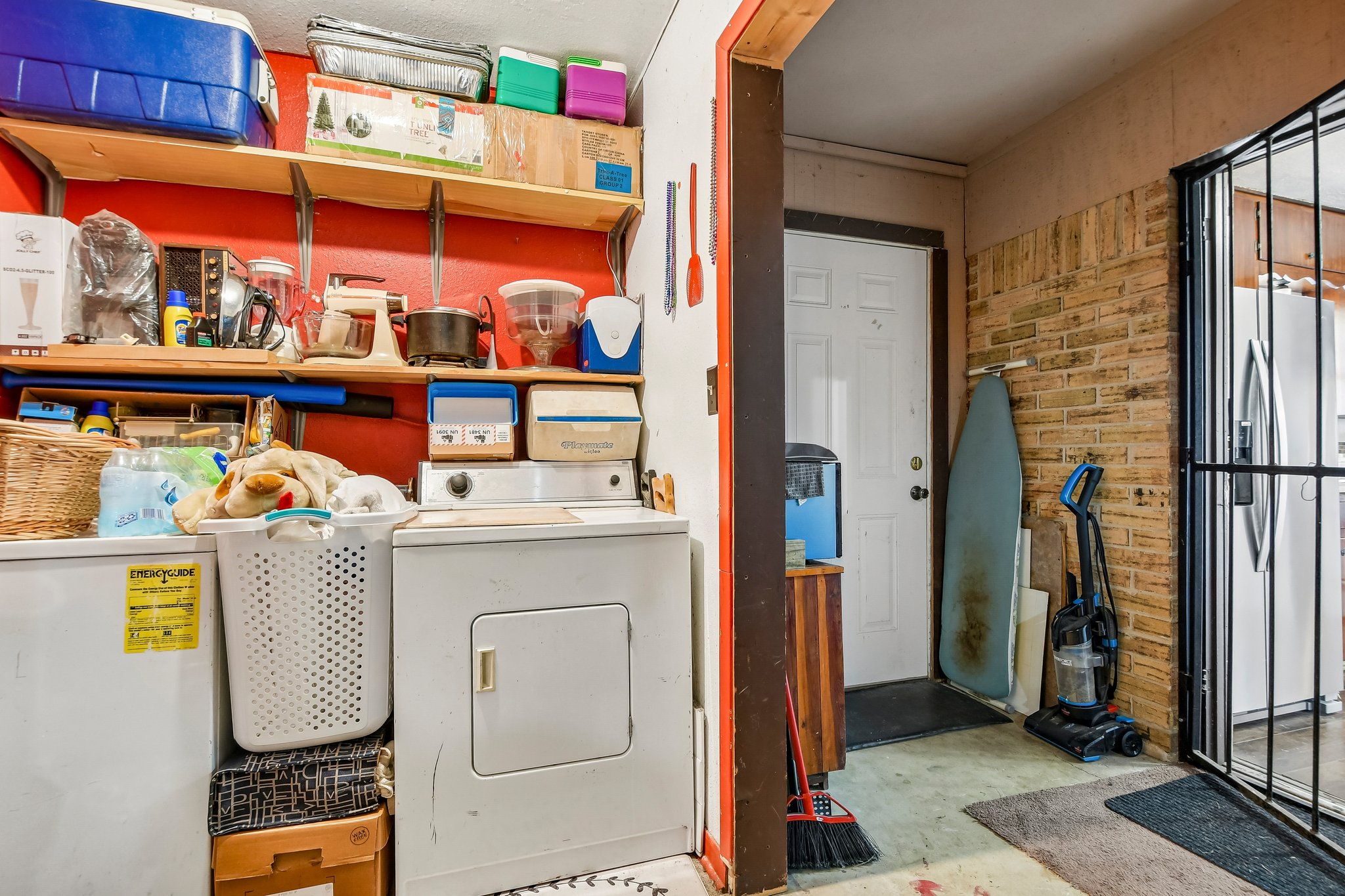 101 Brown Street Elgin, TX 78621 - Photo 23 of 32 a utility room with dryer and washer