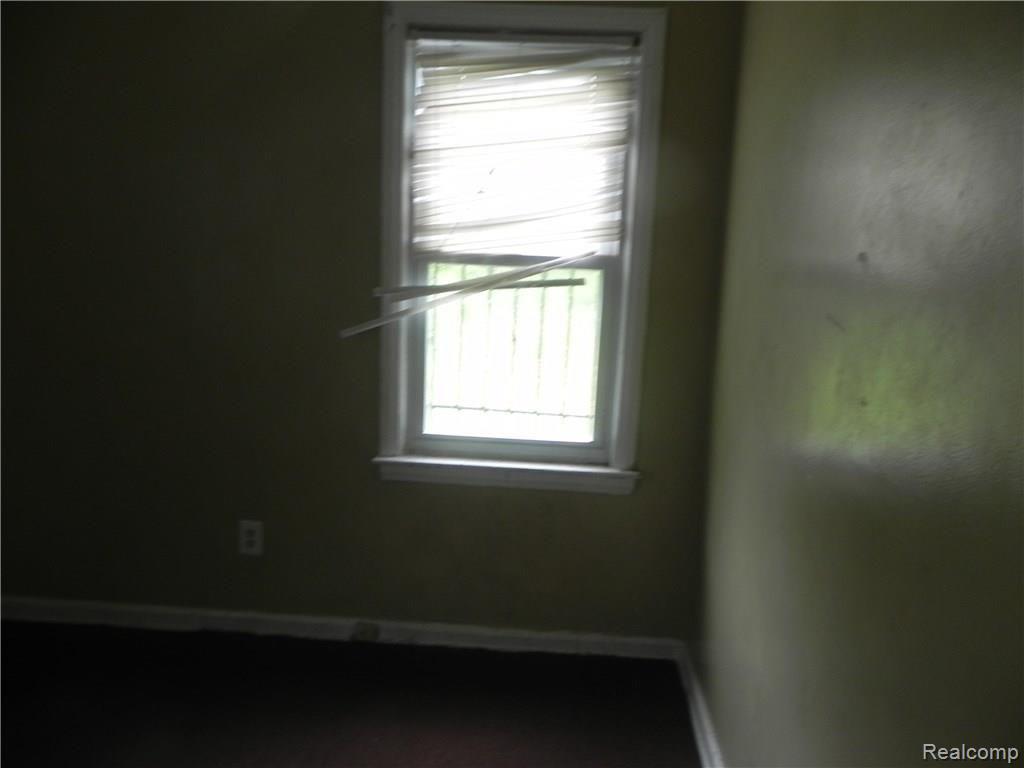 7668 Evergreen Road Detroit, MI 48228 - Photo 11 of 27