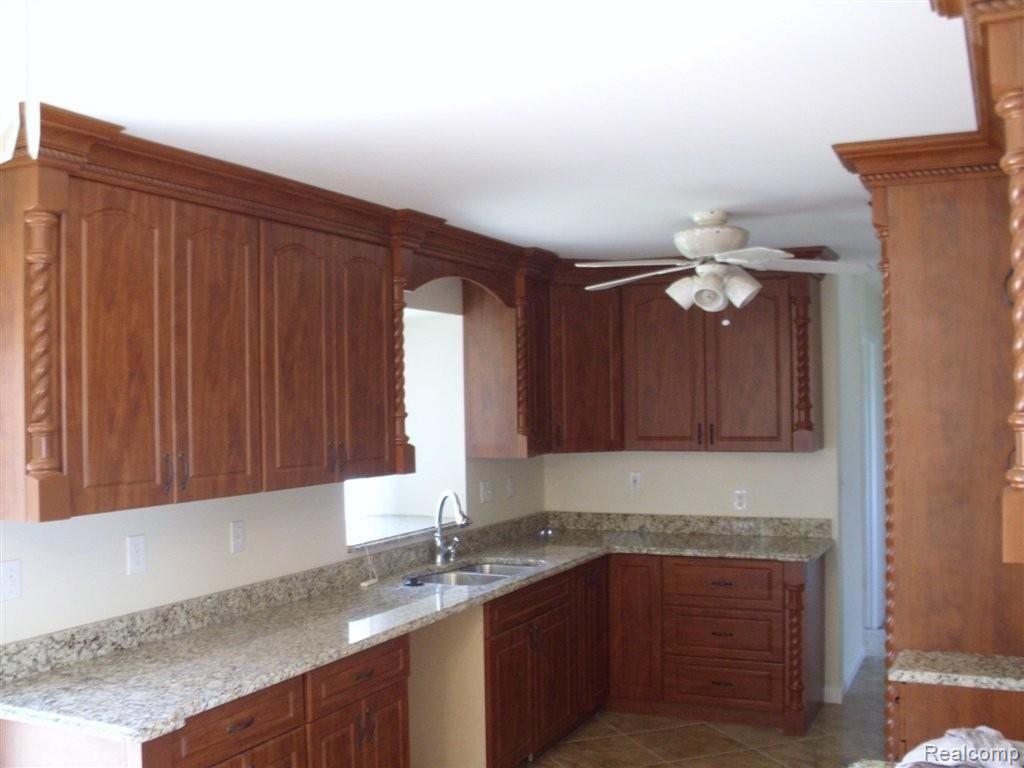 39743 Ryan Road Sterling Heights, MI 48310 - Photo 10 of 23 DSCI1324.JPG