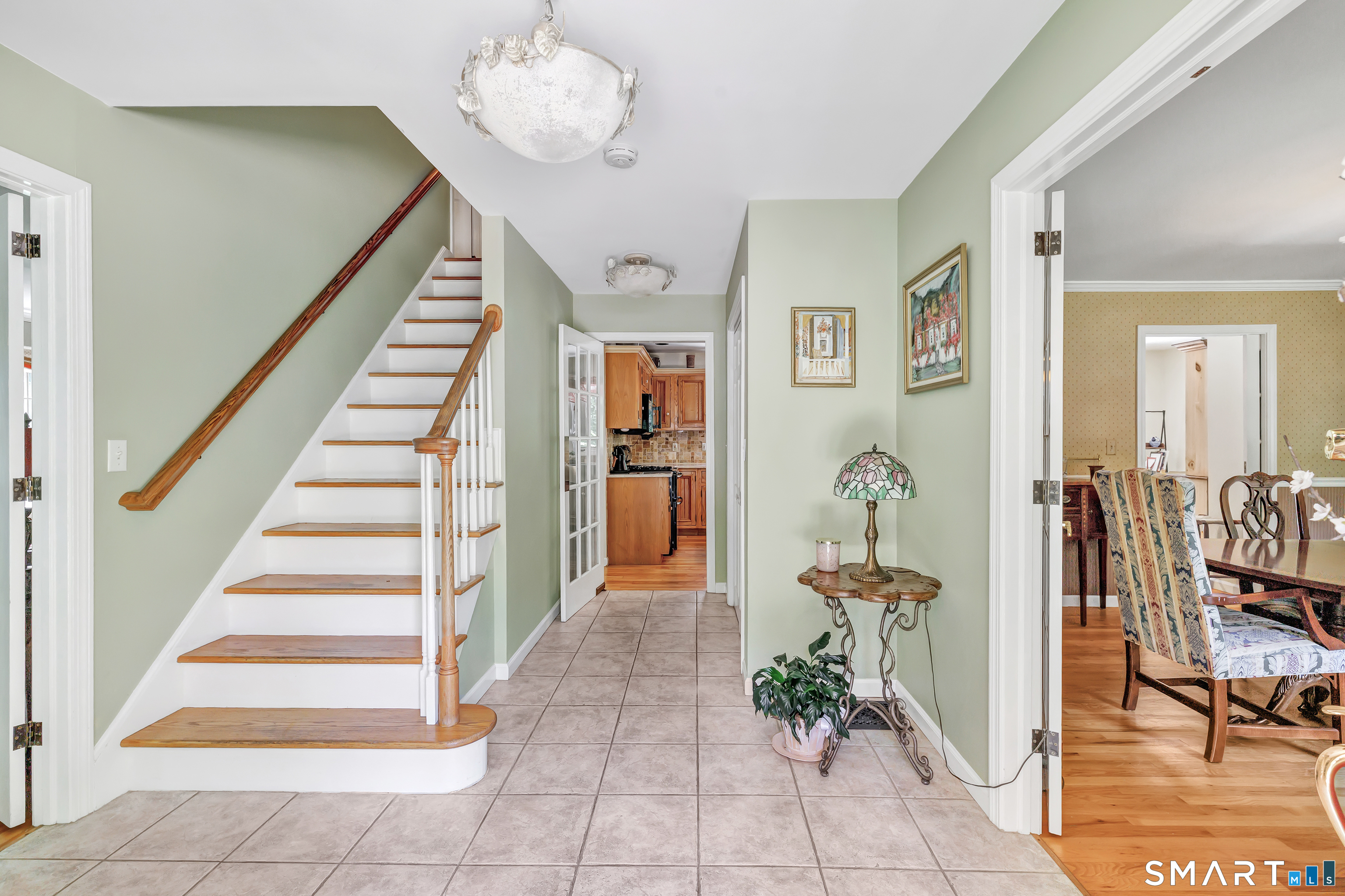 995 Beaver Dam Road Stratford, CT 06614 - Photo 5 of 40