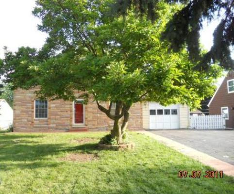139 Thornhurst Road Bolingbrook, IL 60440 - Photo 1 of 1 a front view of a house with yard and green space
