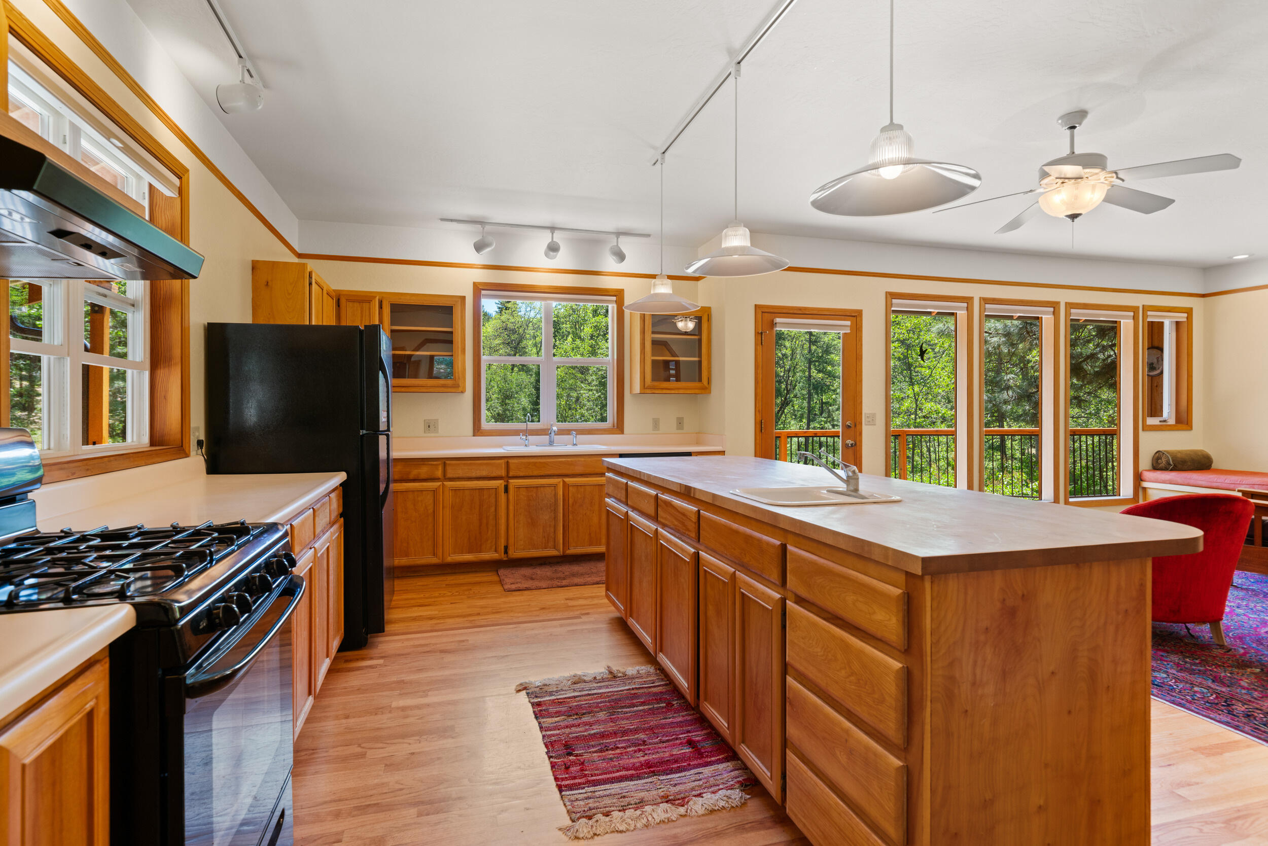 1700 Tyler Creek Road Ashland, OR 97520 - Photo 11 of 58