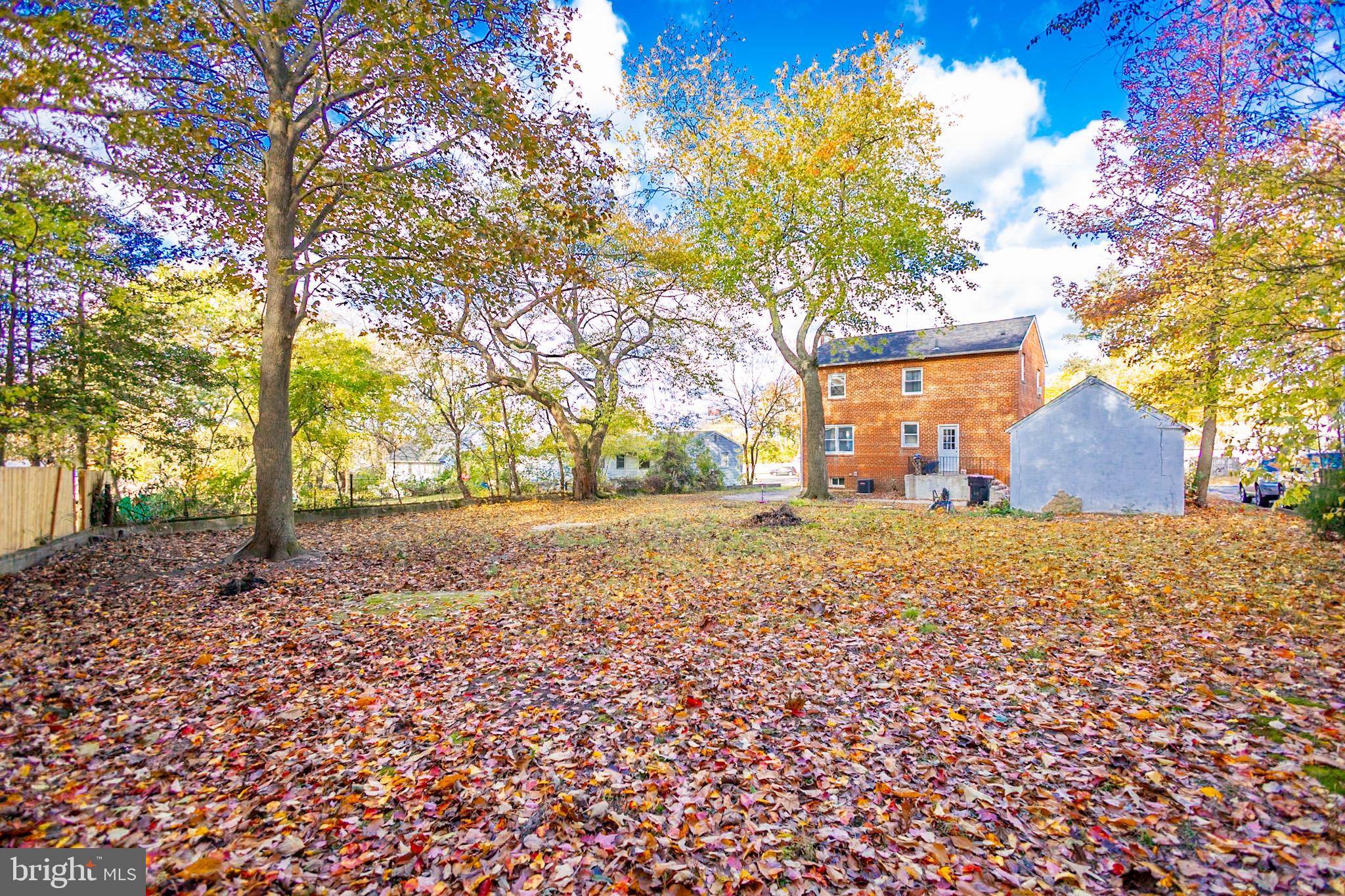 924 West Evesham Road Glendora, NJ 08029 - Photo 7 of 28 a backyard of a house with lots of green space
