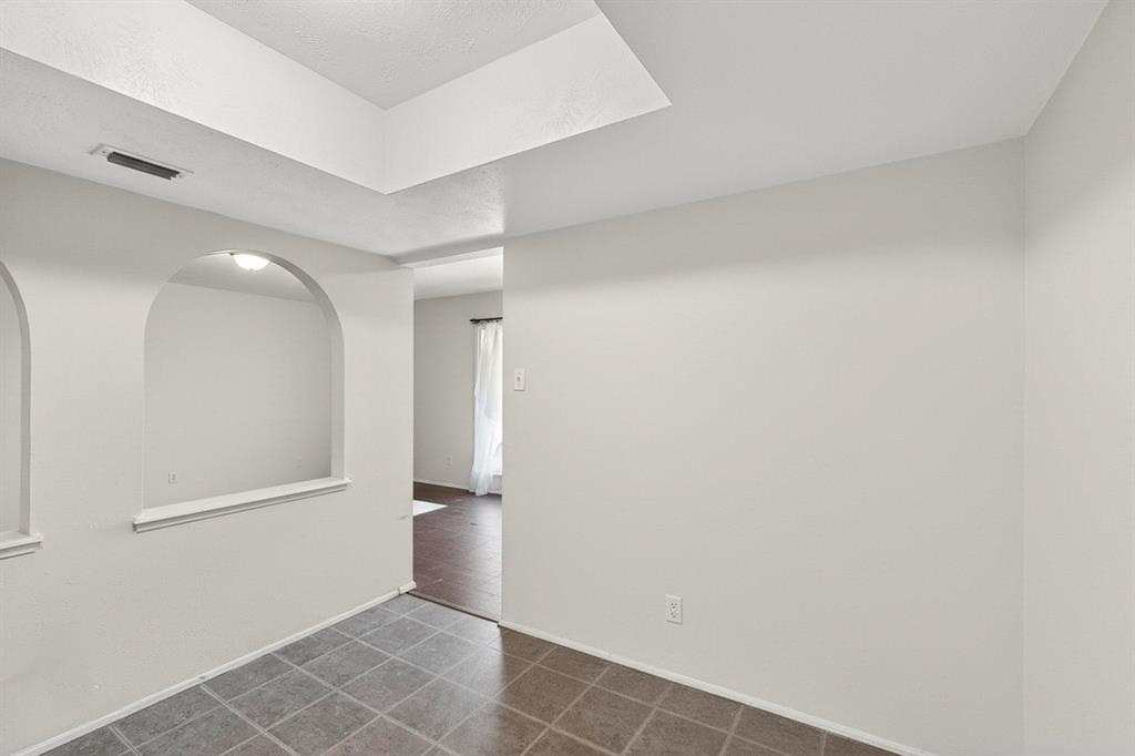 913 Overdowns Drive Plano, TX 75023 - Photo 14 of 35 a view of an empty room