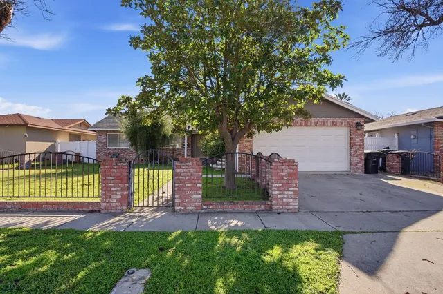 $460,000 | 1436 Montclair Drive, Modesto, CA 95350