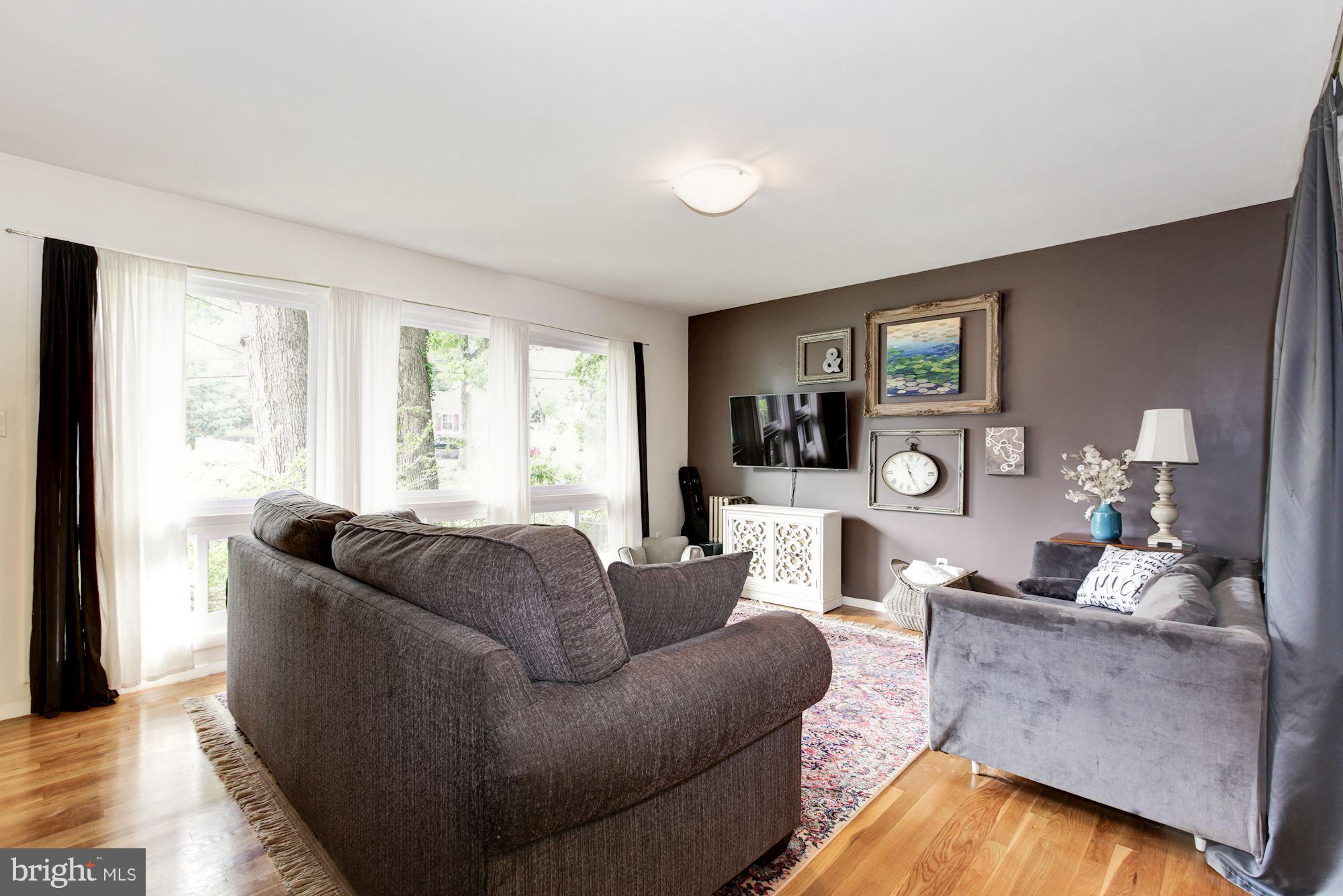 4207 Dahill Road Silver Spring, MD 20906 - Photo 14 of 30 Family Room