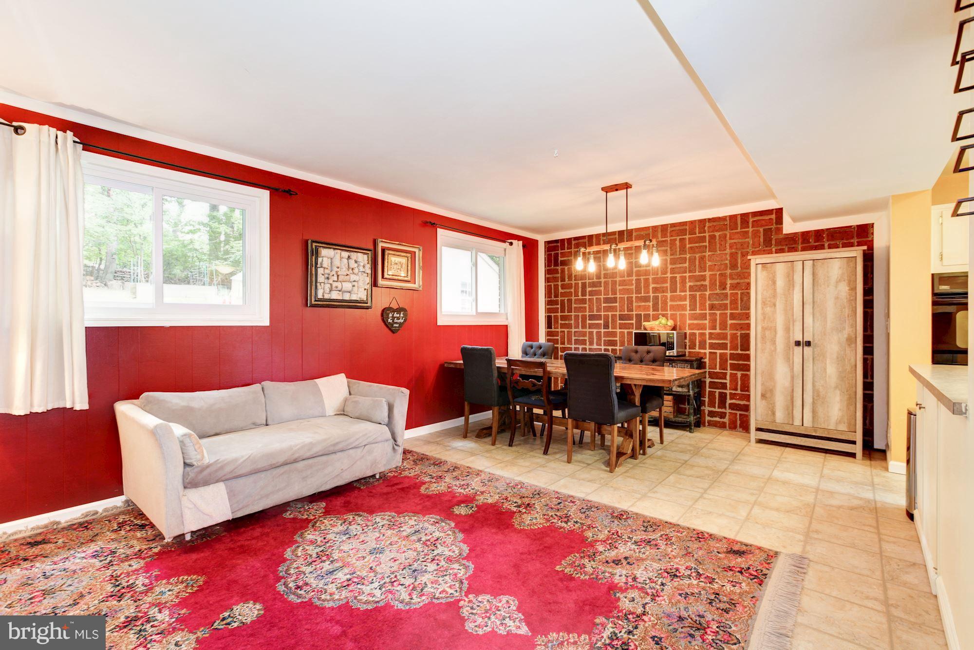 4207 Dahill Road Silver Spring, MD 20906 - Photo 4 of 30 Living Room