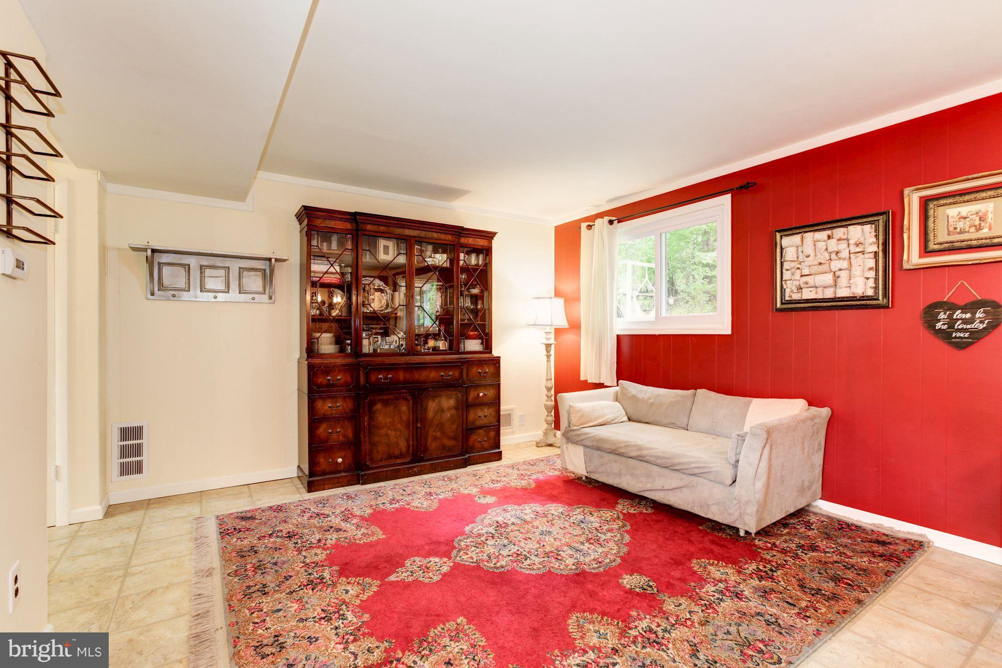 4207 Dahill Road Silver Spring, MD 20906 - Photo 5 of 30 Living Room