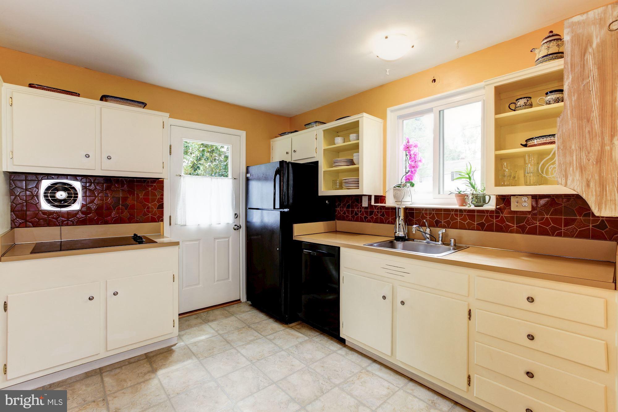 4207 Dahill Road Silver Spring, MD 20906 - Photo 10 of 30 Kitchen