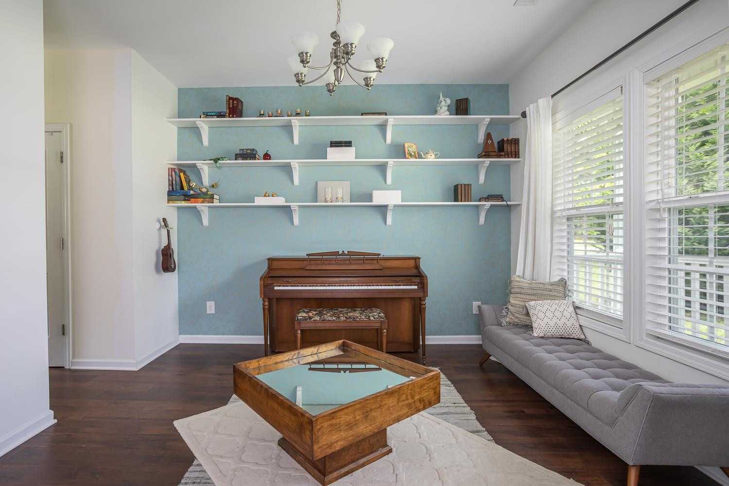 322 Forest Lane Wendell, NC 27591 - Photo 25 of 37 a living room with furniture