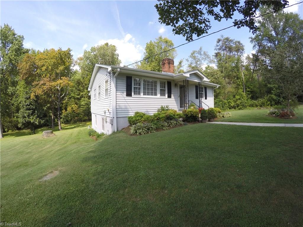 5824 Drake Road Greensboro, NC 27406 - Photo 2 of 28 Gallery Image 2