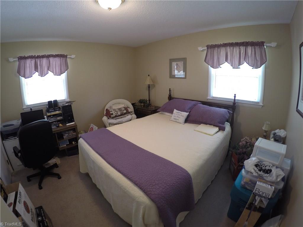 5824 Drake Road Greensboro, NC 27406 - Photo 11 of 28 Gallery Image 11