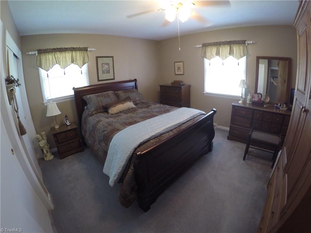5824 Drake Road Greensboro, NC 27406 - Photo 10 of 28 Gallery Image 10