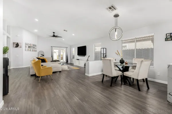 $2,100 | 10420 West Reade Avenue, Glendale, AZ 85307