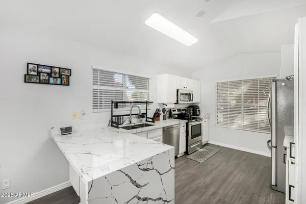 $2,100 | 10420 West Reade Avenue, Glendale, AZ 85307