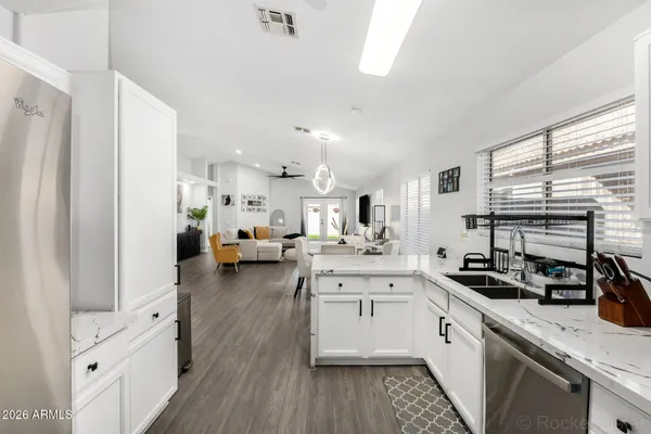 $2,100 | 10420 West Reade Avenue, Glendale, AZ 85307