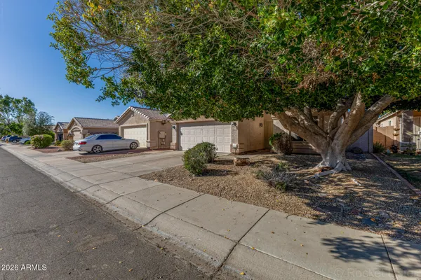 $2,100 | 10420 West Reade Avenue, Glendale, AZ 85307