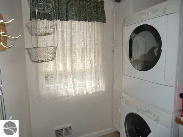 8146 Cedar Run Road Traverse City, MI 49684 - Photo 19 of 33 1786328-18.JPG