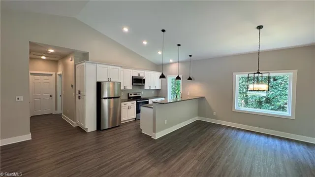 $2,200 | 148 Buena Vista Drive, Pilot Mountain, NC 27041