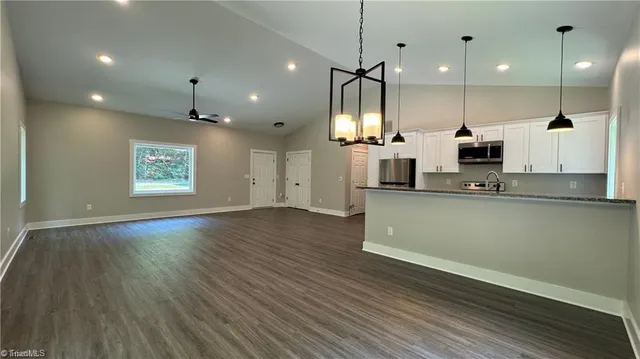 $2,200 | 148 Buena Vista Drive, Pilot Mountain, NC 27041