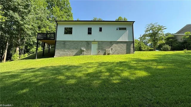 $2,200 | 148 Buena Vista Drive, Pilot Mountain, NC 27041