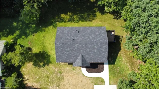 $2,200 | 148 Buena Vista Drive, Pilot Mountain, NC 27041