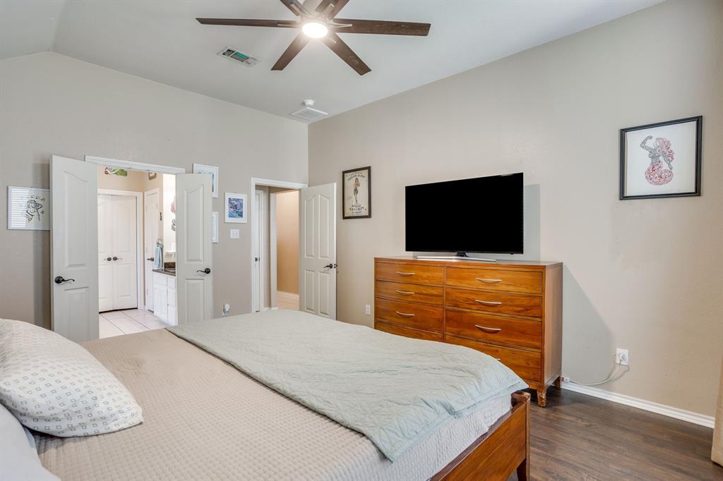 779 Little Ridge Court Burleson, TX 76028 - Photo 23 of 40