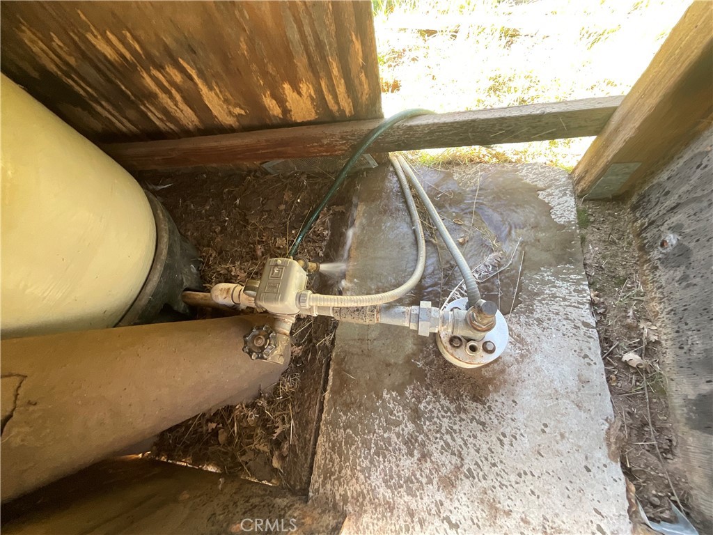 49253 Sapaque Road Bradley, CA 93426 - Photo 13 of 17 a view of a entryway