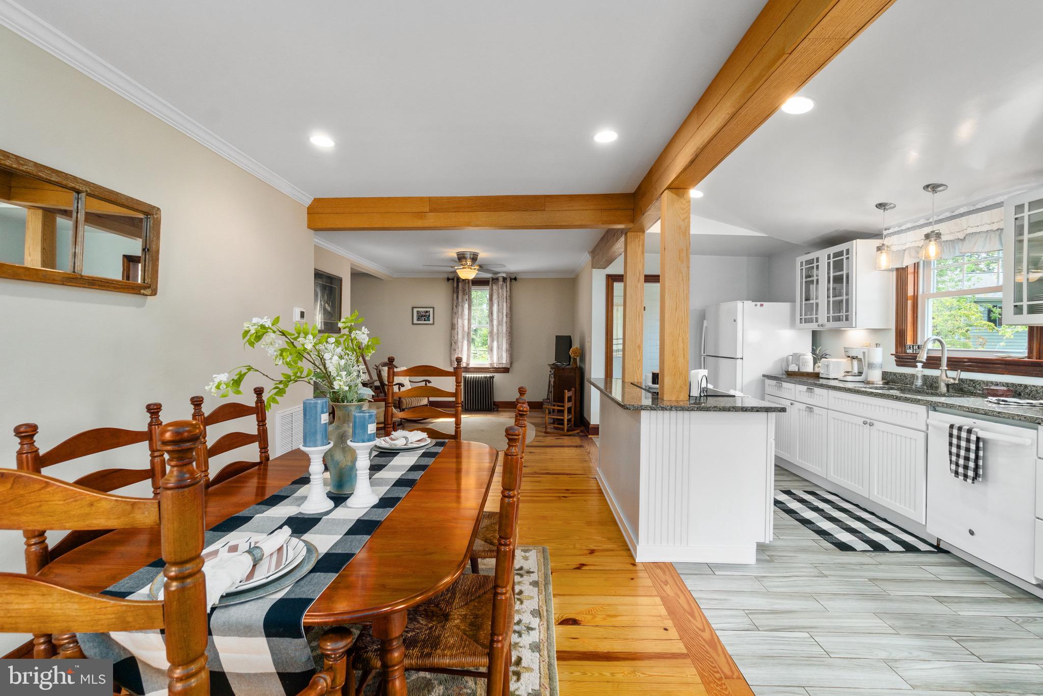 2017 Drummond Road Baltimore, MD 21228 - Photo 26 of 50 DR has enough space for large gatherings