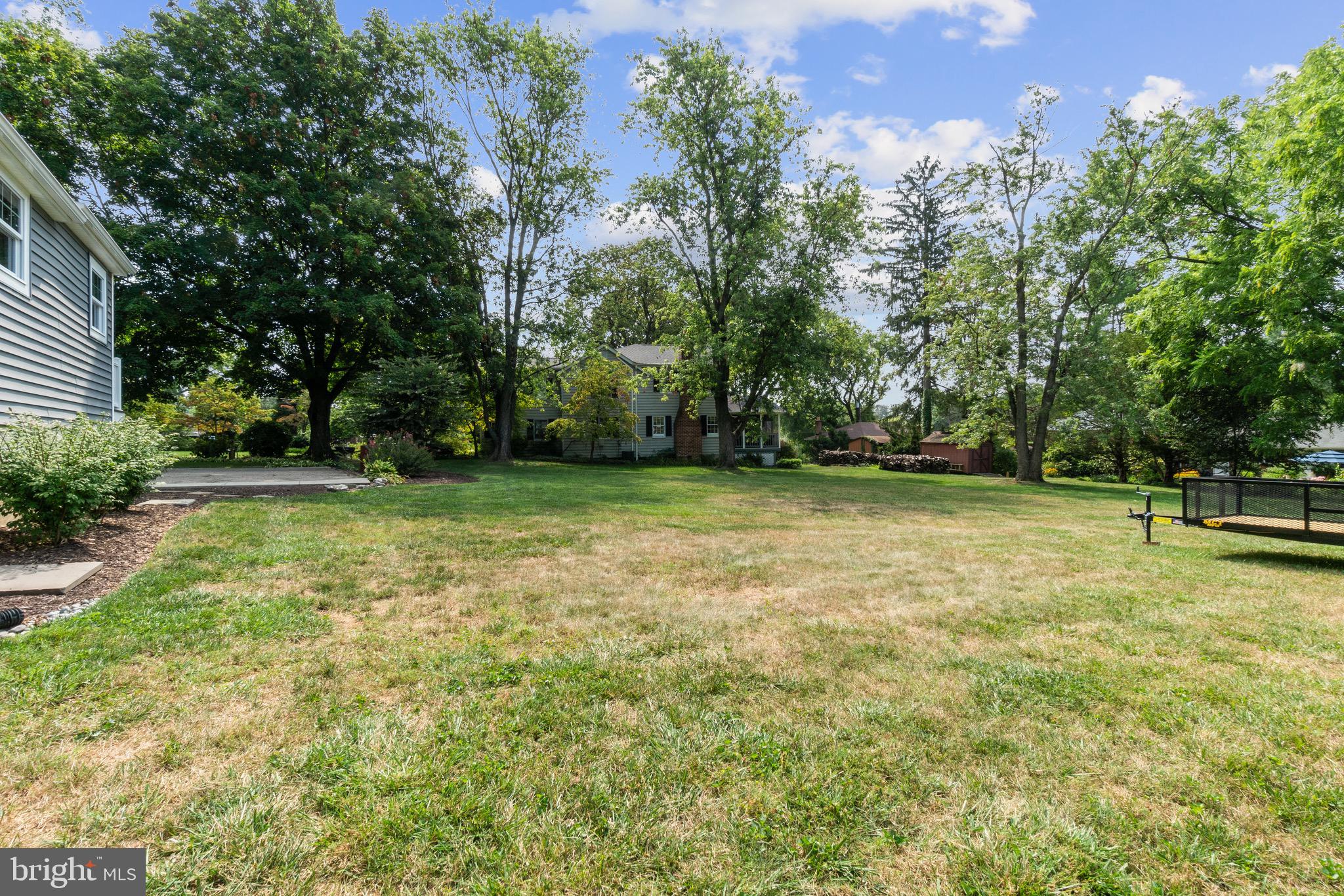 2017 Drummond Road Baltimore, MD 21228 - Photo 6 of 50 Lovely landscaped yard