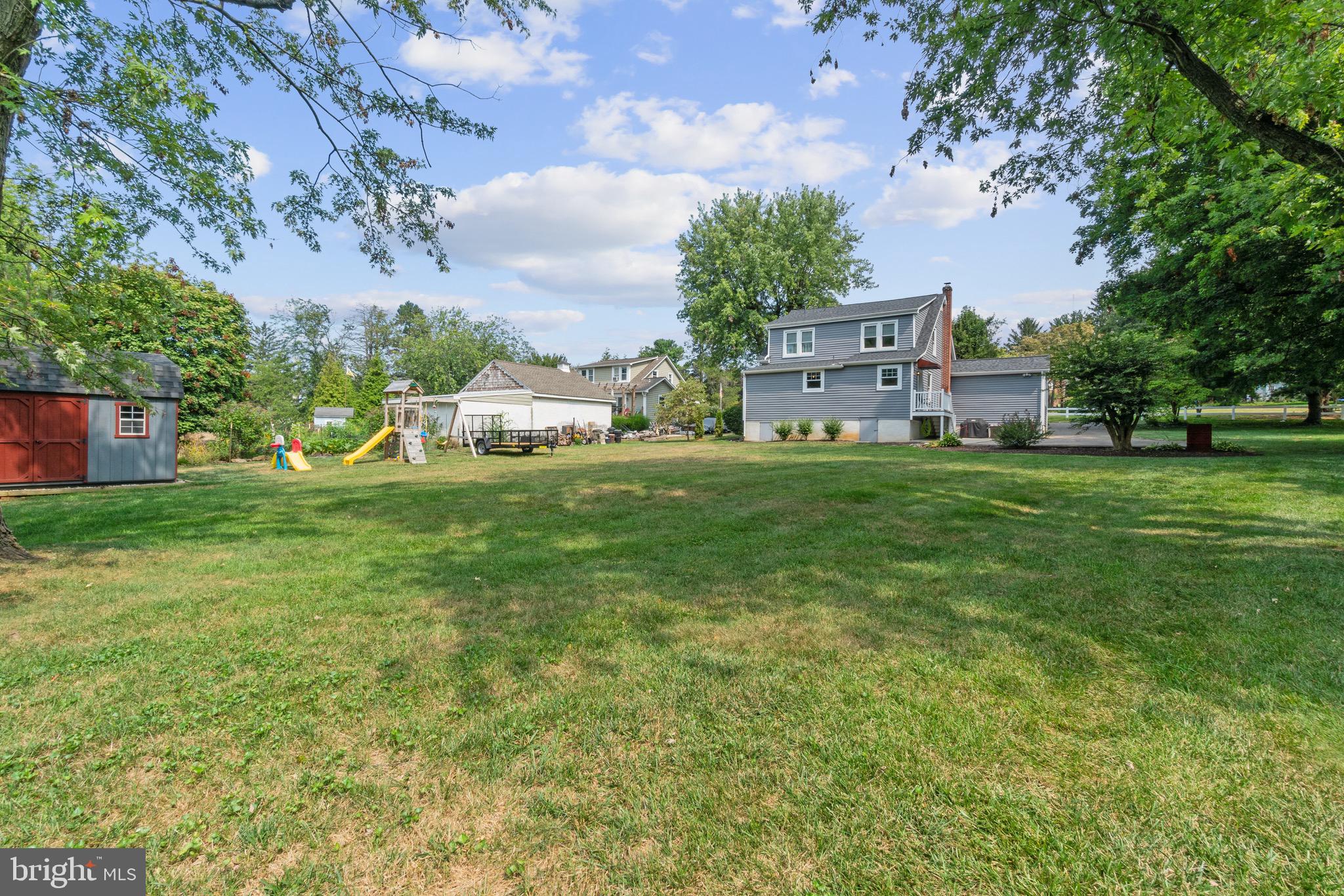 2017 Drummond Road Baltimore, MD 21228 - Photo 8 of 50 View from back of rear yard