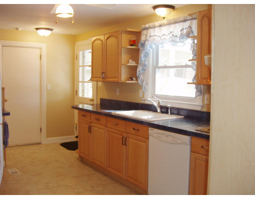 36 Dean Road Wayland, MA 01778 - Photo 11 of 24 Gallery Image 11