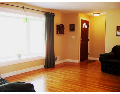 36 Dean Road Wayland, MA 01778 - Photo 6 of 24 Gallery Image 6