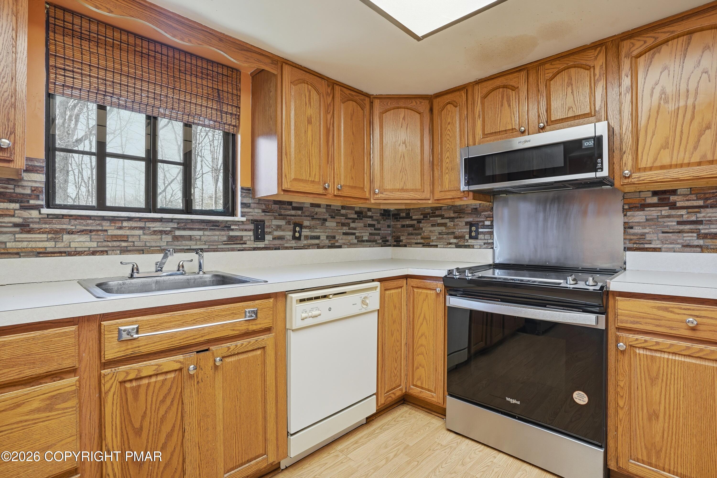 5040 Pine Ridge Road East Stroudsburg, PA 18302 - Photo 2 of 32 22-016_DSC00041