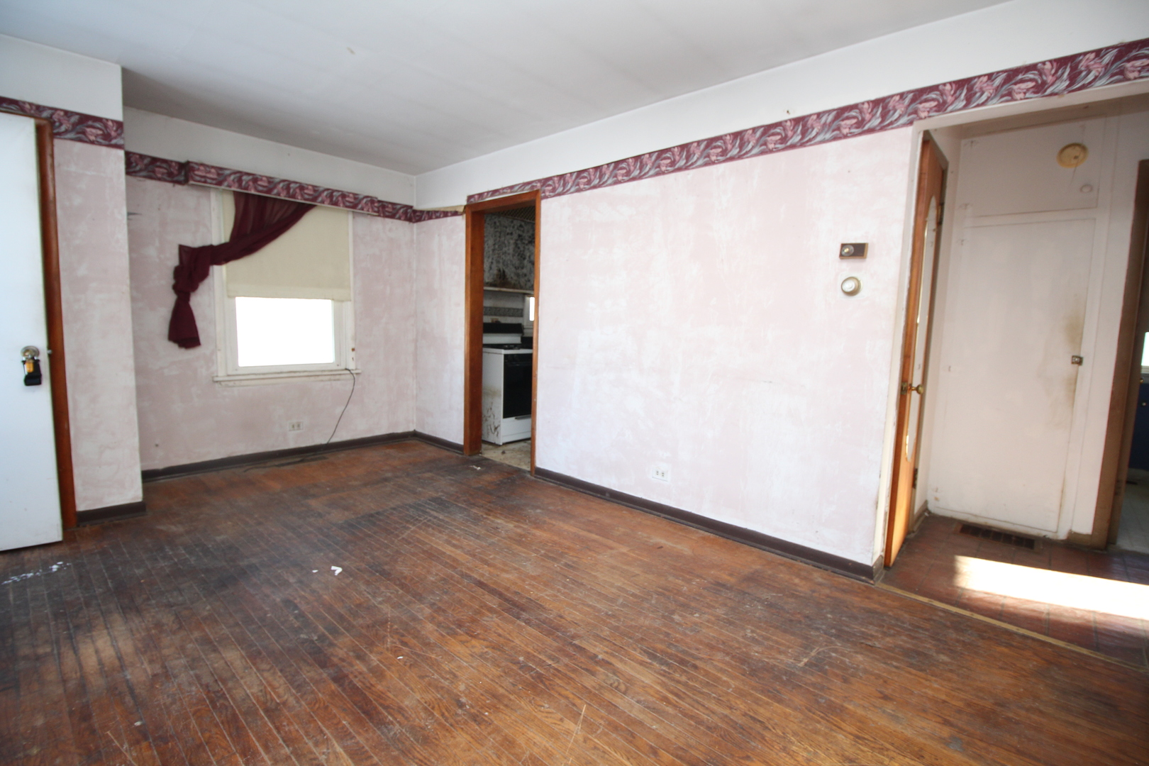 301 Mill Street Elgin, IL 60123 - Photo 3 of 12