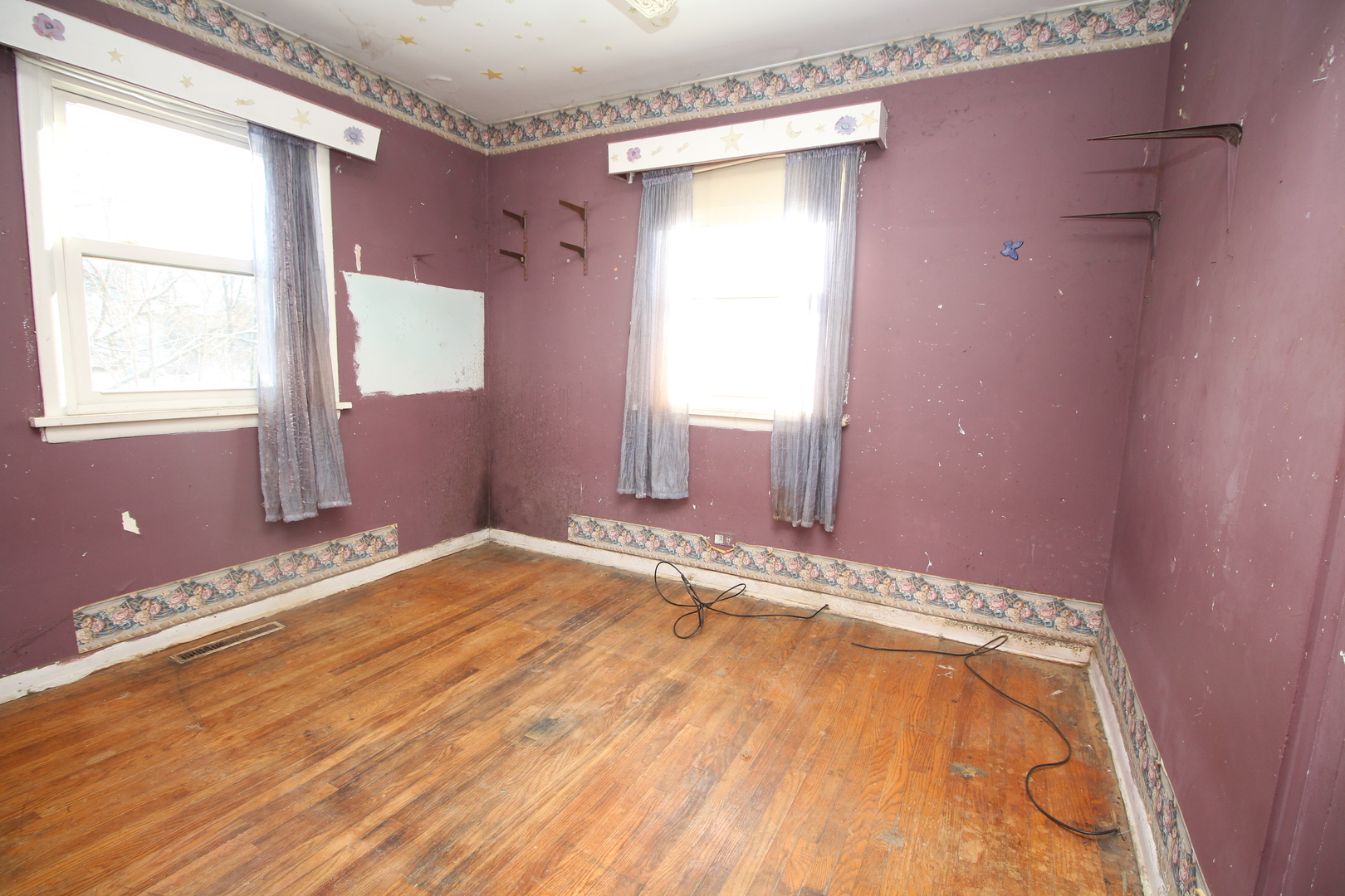 301 Mill Street Elgin, IL 60123 - Photo 6 of 12