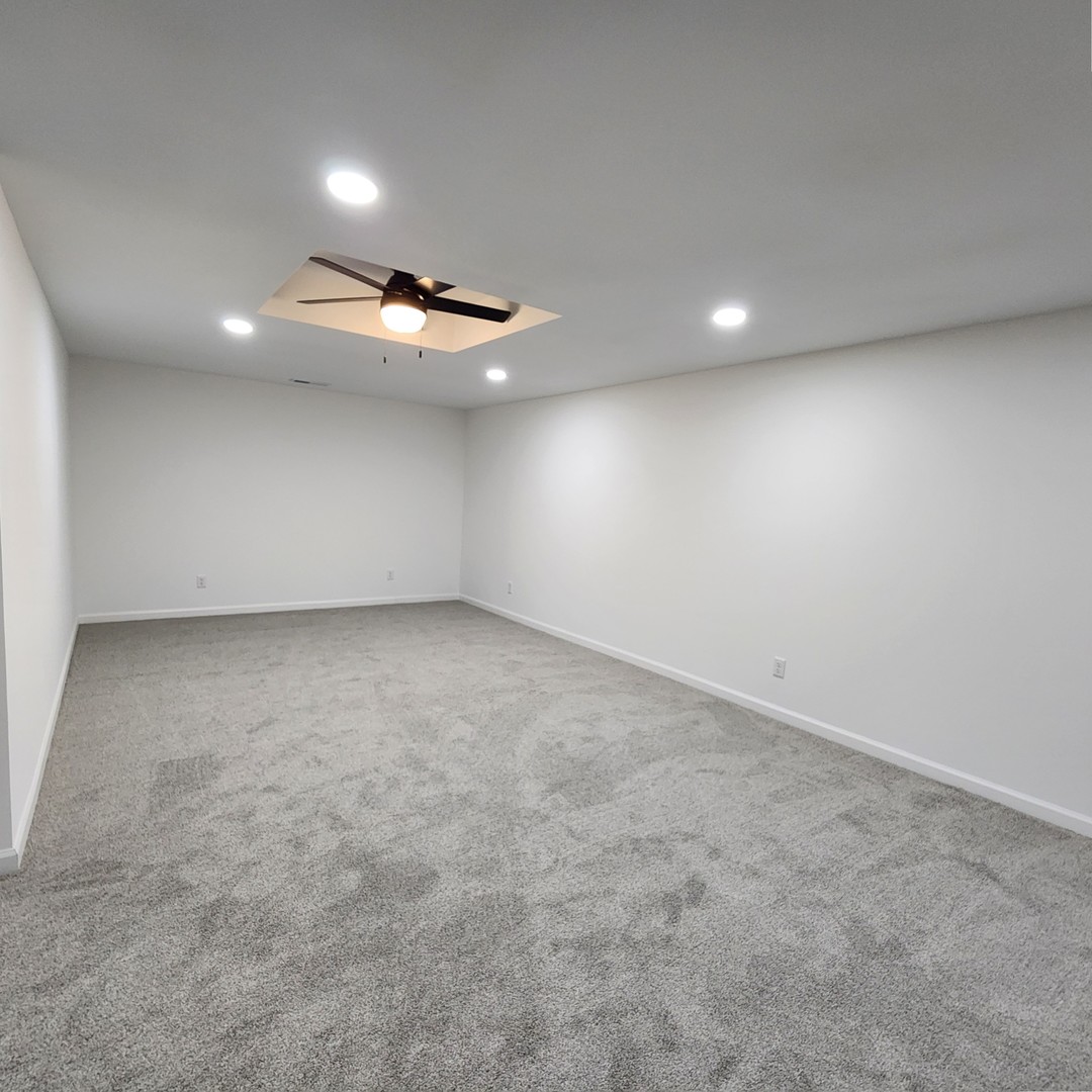 422 View Street Ottawa, IL 61350 - Photo 15 of 22 a view of an empty room