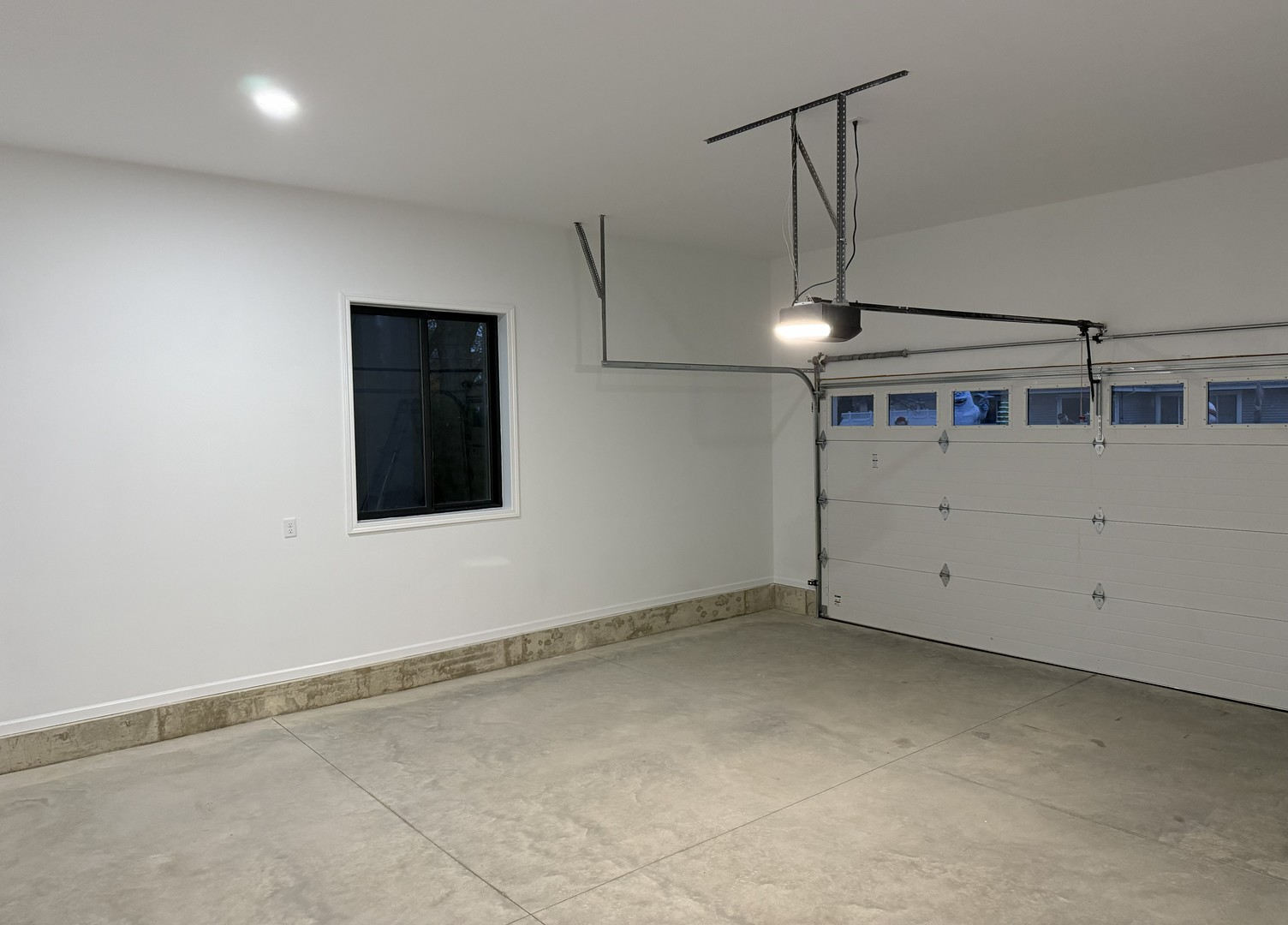 422 View Street Ottawa, IL 61350 - Photo 20 of 22 a view of an empty room