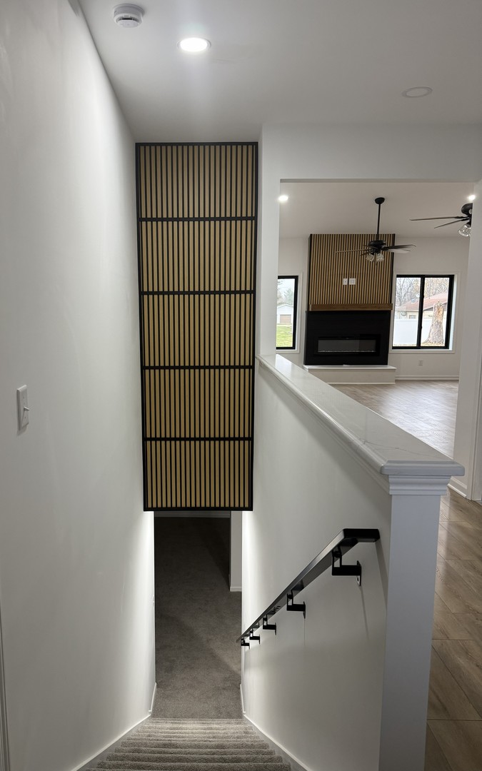 422 View Street Ottawa, IL 61350 - Photo 3 of 22 a view of a livingroom with a couch