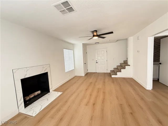 $2,600 | 5444 Alpaca Circle, Las Vegas, NV 89142