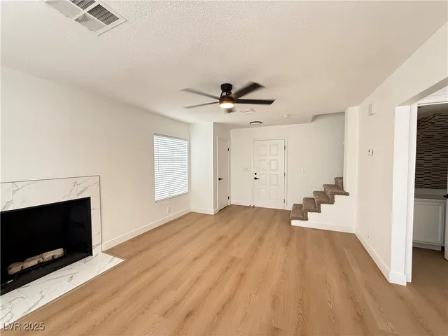 $2,600 | 5444 Alpaca Circle, Las Vegas, NV 89142