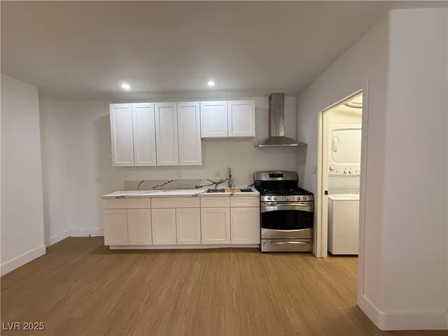 $2,600 | 5444 Alpaca Circle, Las Vegas, NV 89142